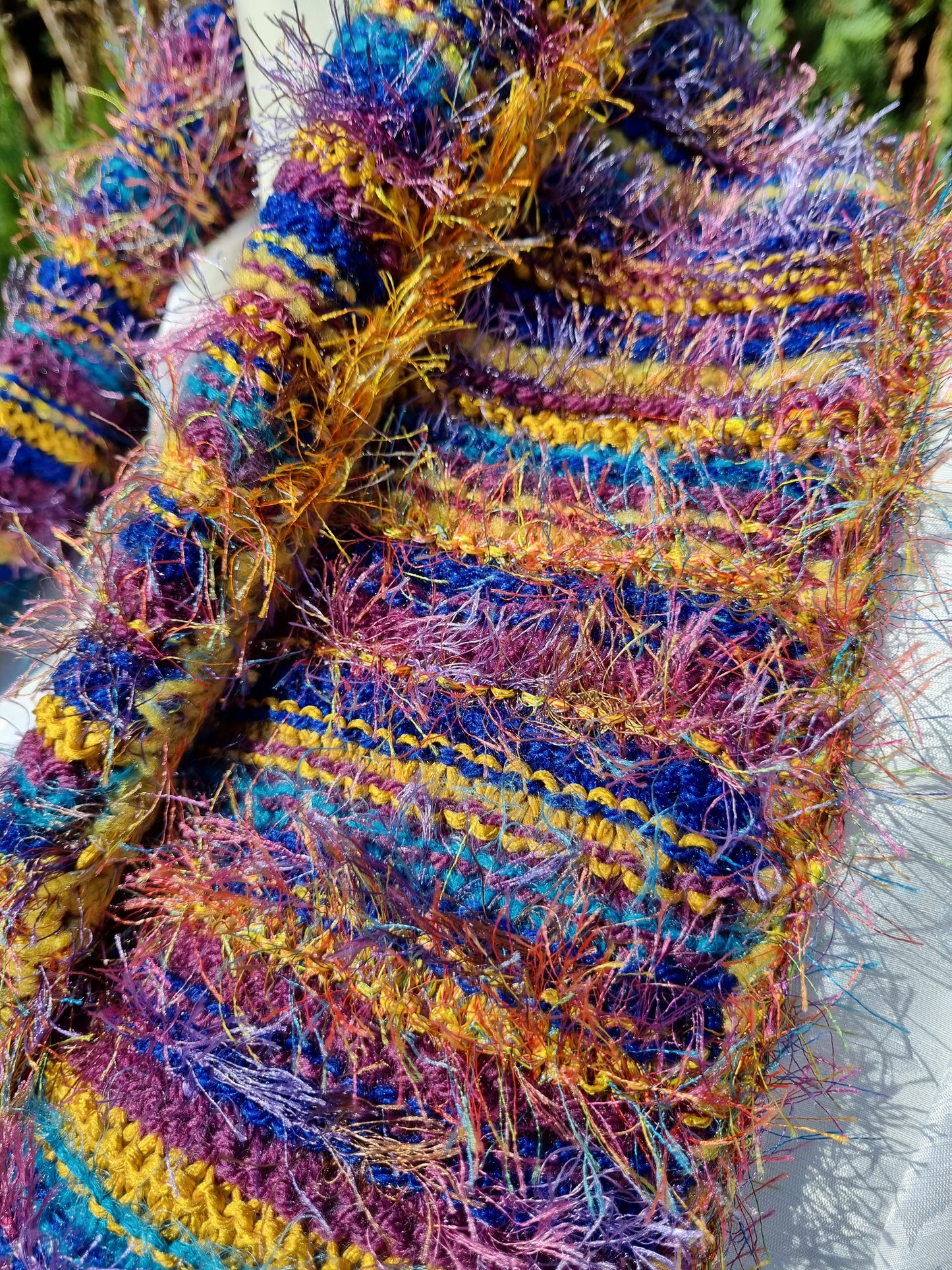 Handgestrickter Schal multicolor