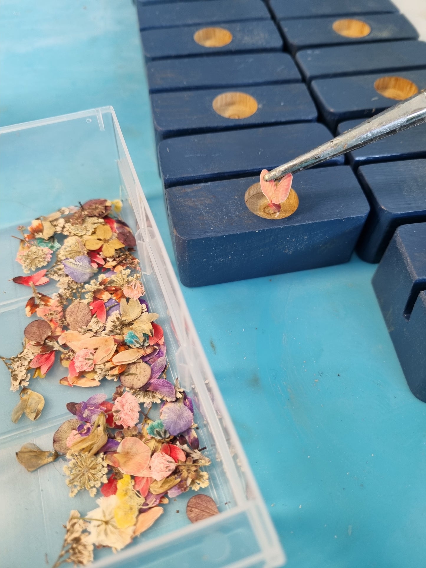 Mini-Kartenhalter, Fotohalter, Robinien-Leimholz, Gastgeschenk, Hochzeit, Epoxy-Blüte & Wunschgravur möglich (versch. Varianten)