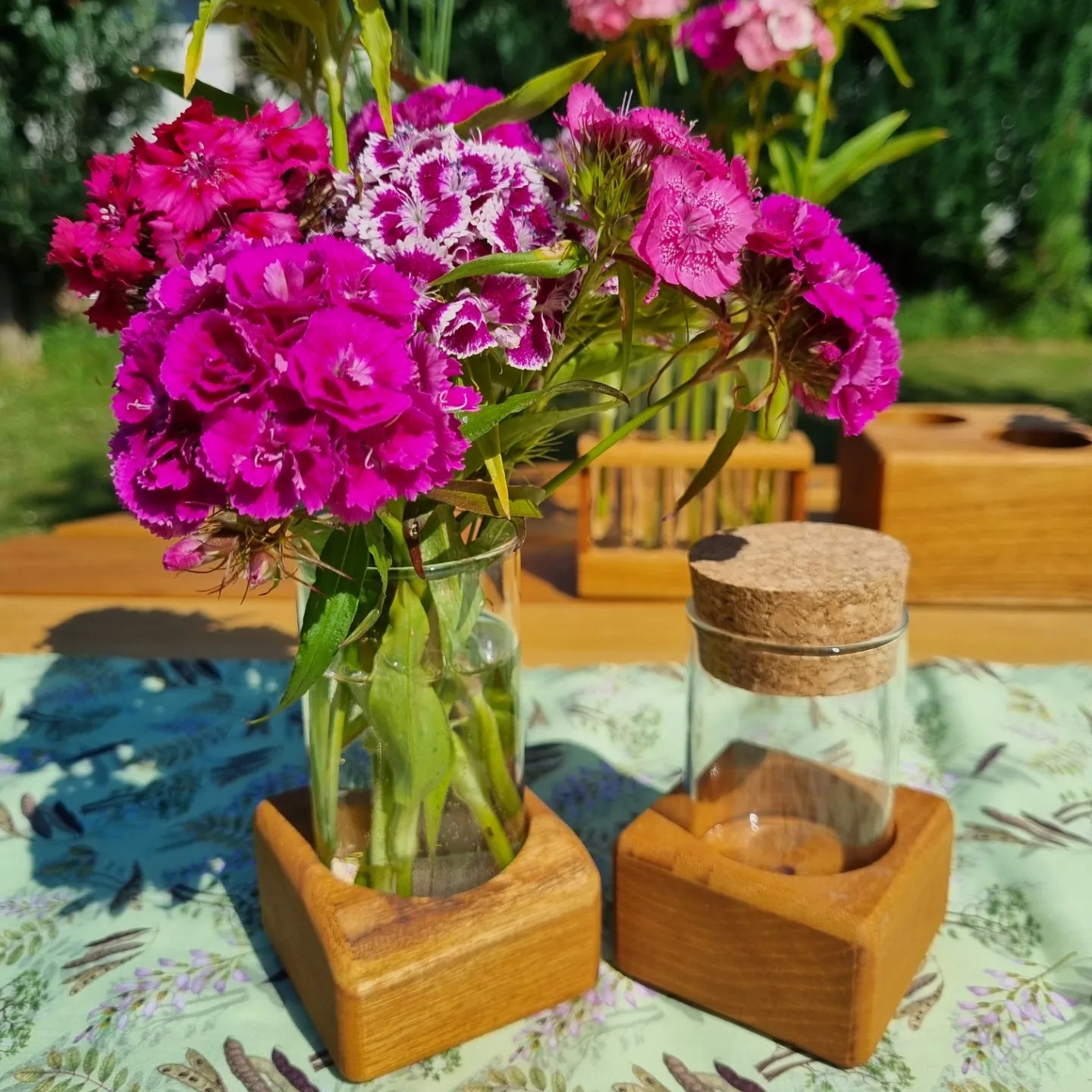 Reagenzglasvase aus Robinien-Massivholz, Wunschgravur möglich (versch. Varianten)