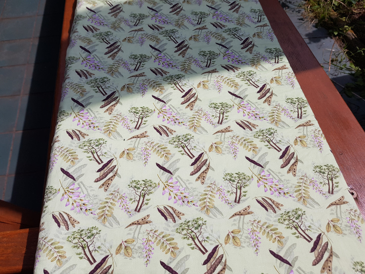 0,5 m, Stoff, Satin, Bio-Baumwolle, 100 % Baumwollanteil, 140 g / qm, Robinien-Muster, aus Öko-Tex-zertifizierten Materialien