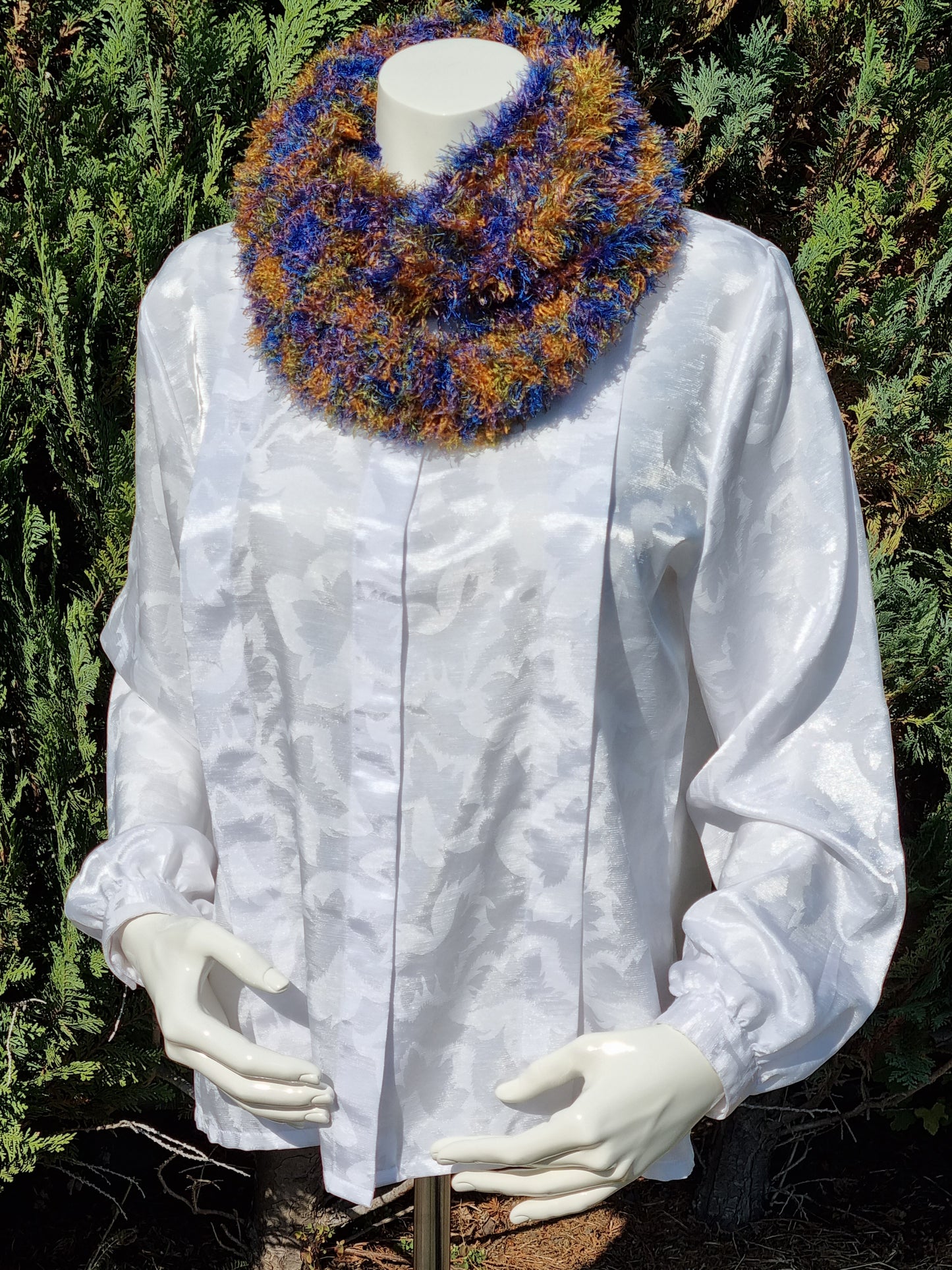 Loop aus Fancygarn, handgestrickt