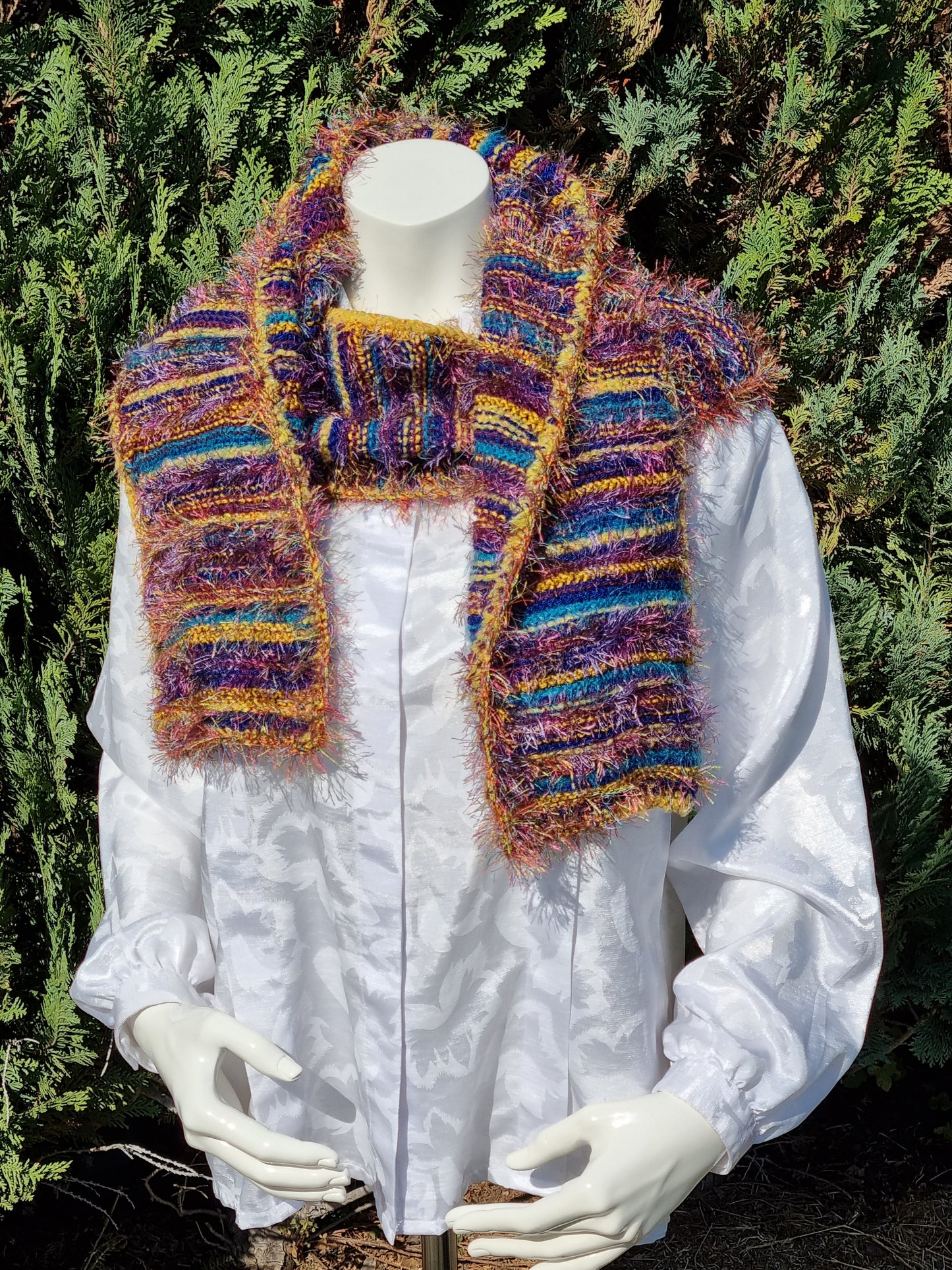 Handgestrickter Schal multicolor