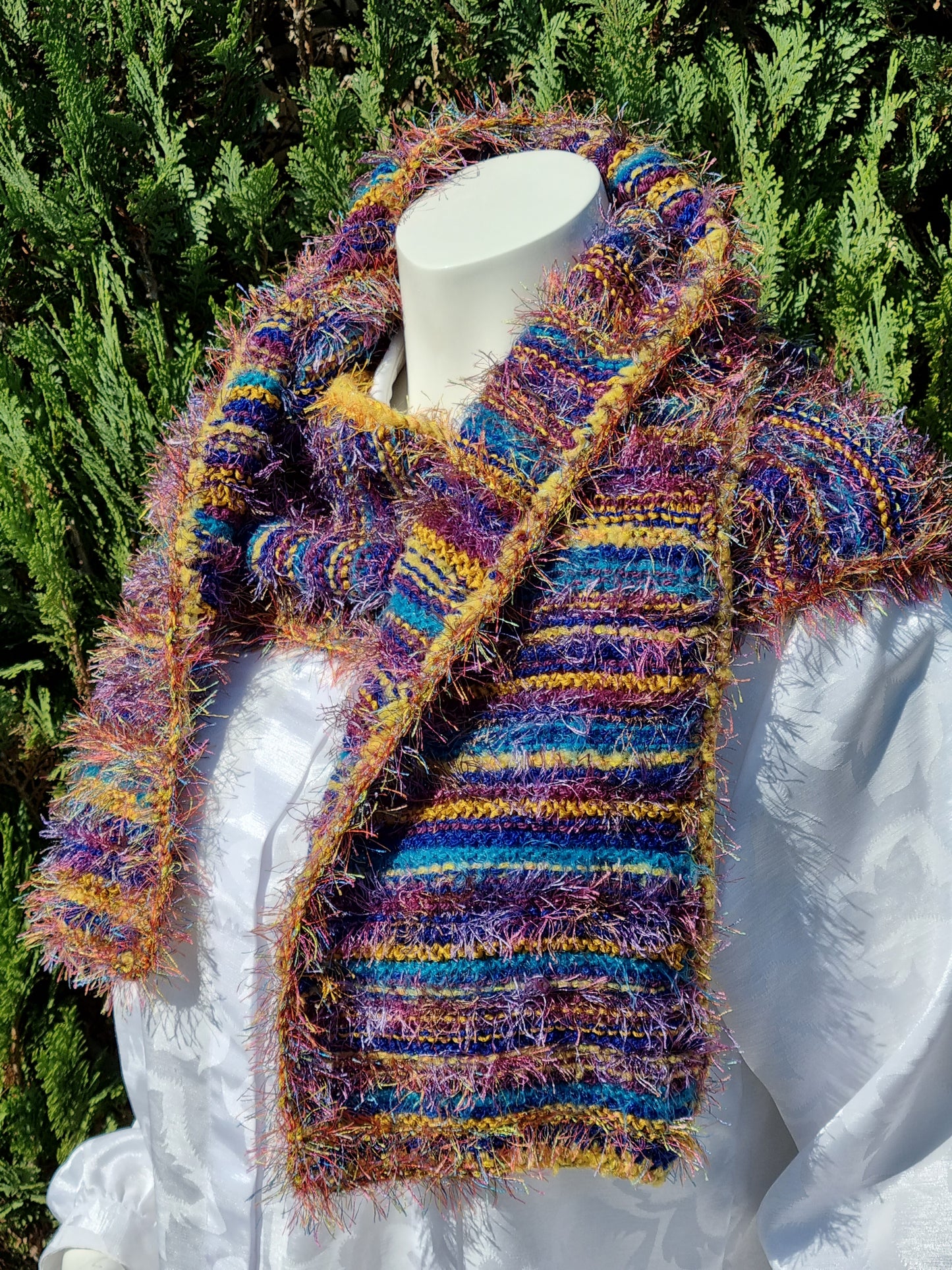 Handgestrickter Schal multicolor