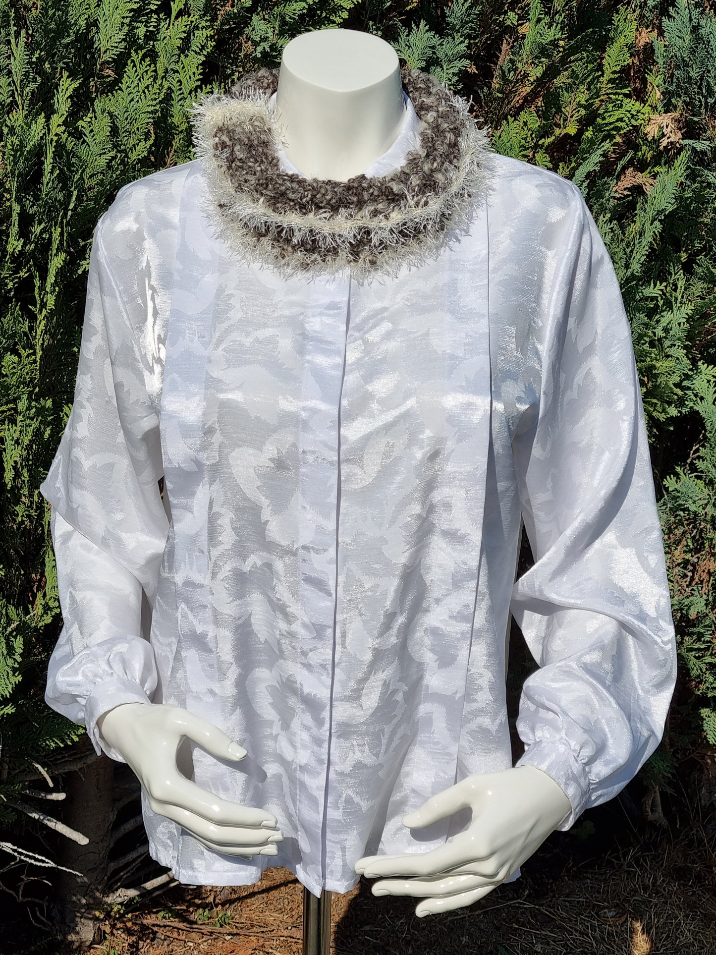 Kurzer Loop/ Kragen graumeliert, handgehäkelt