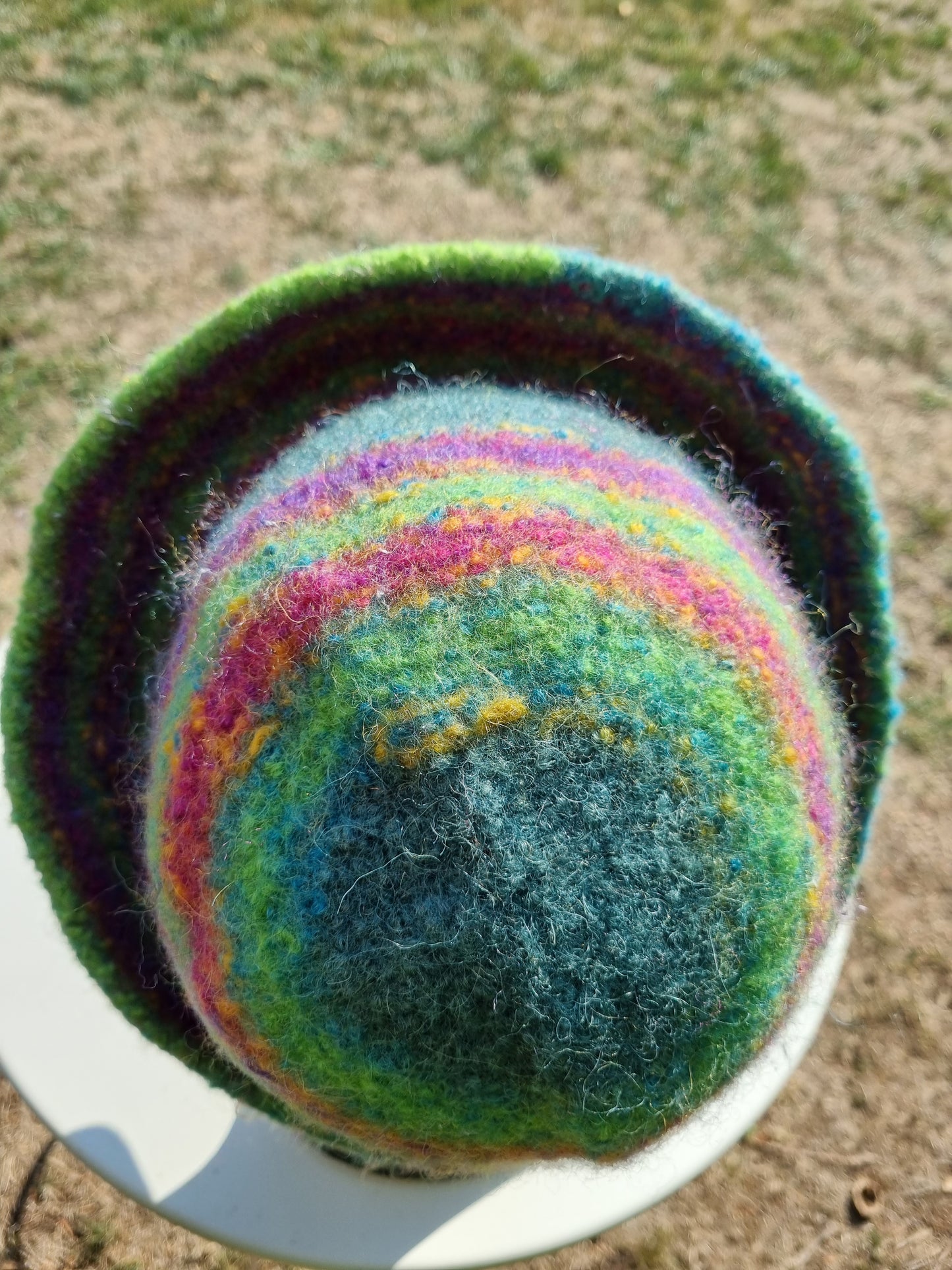 Filzhut mit Farbverlauf, handgestrickt, Gr. 58/59