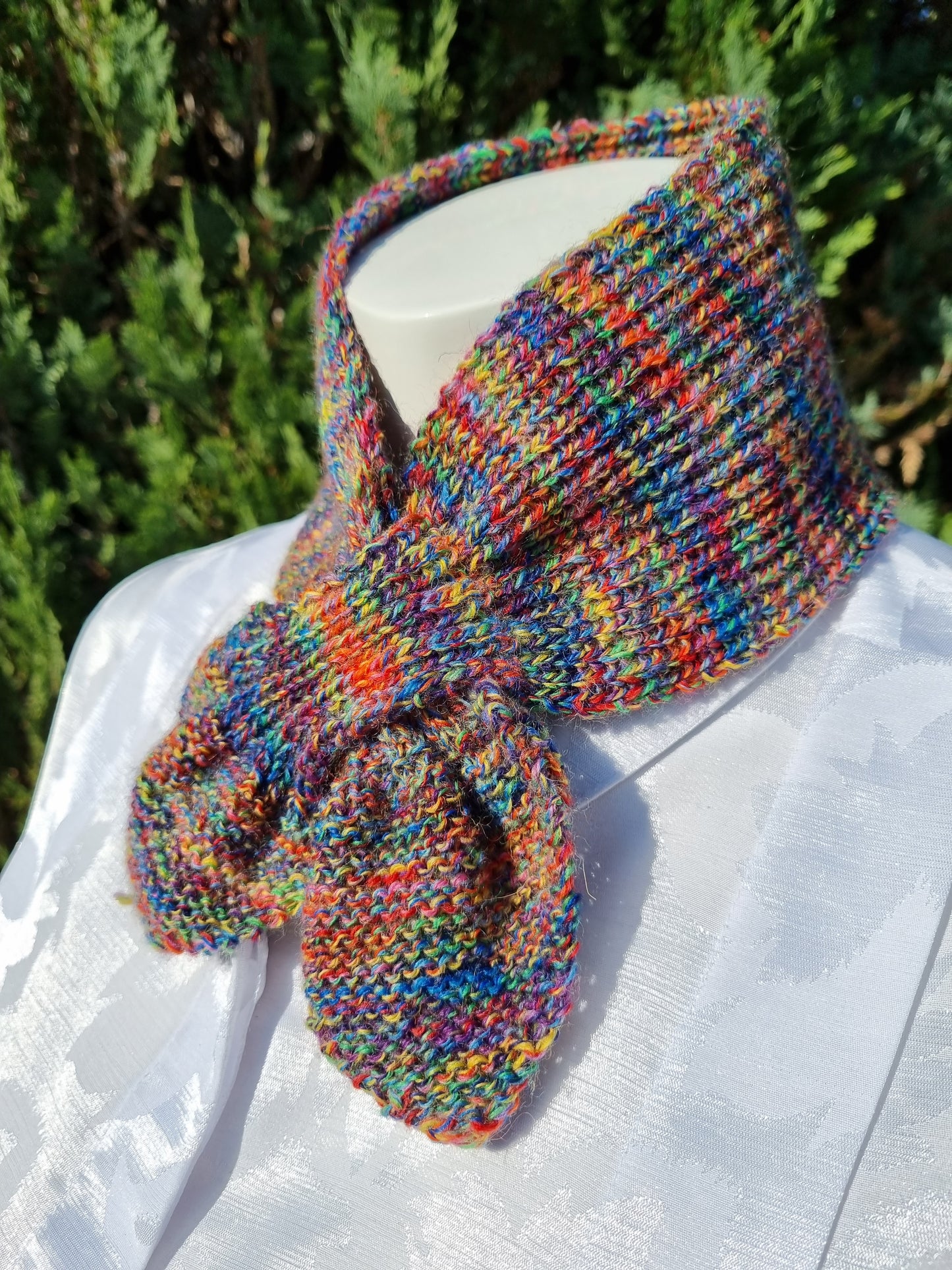 Steckschal multicolor nach historischem Muster, handgestrickt
