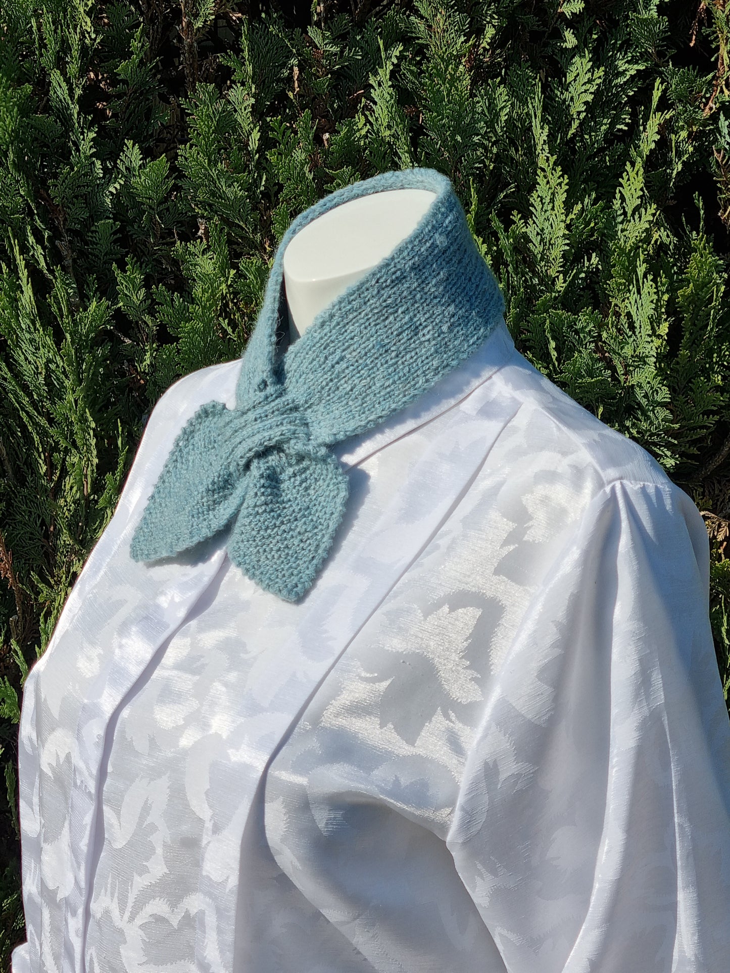 Steckschal nach historischem Muster, handgestrickt, schilfgrün-melange  mit Alpaka