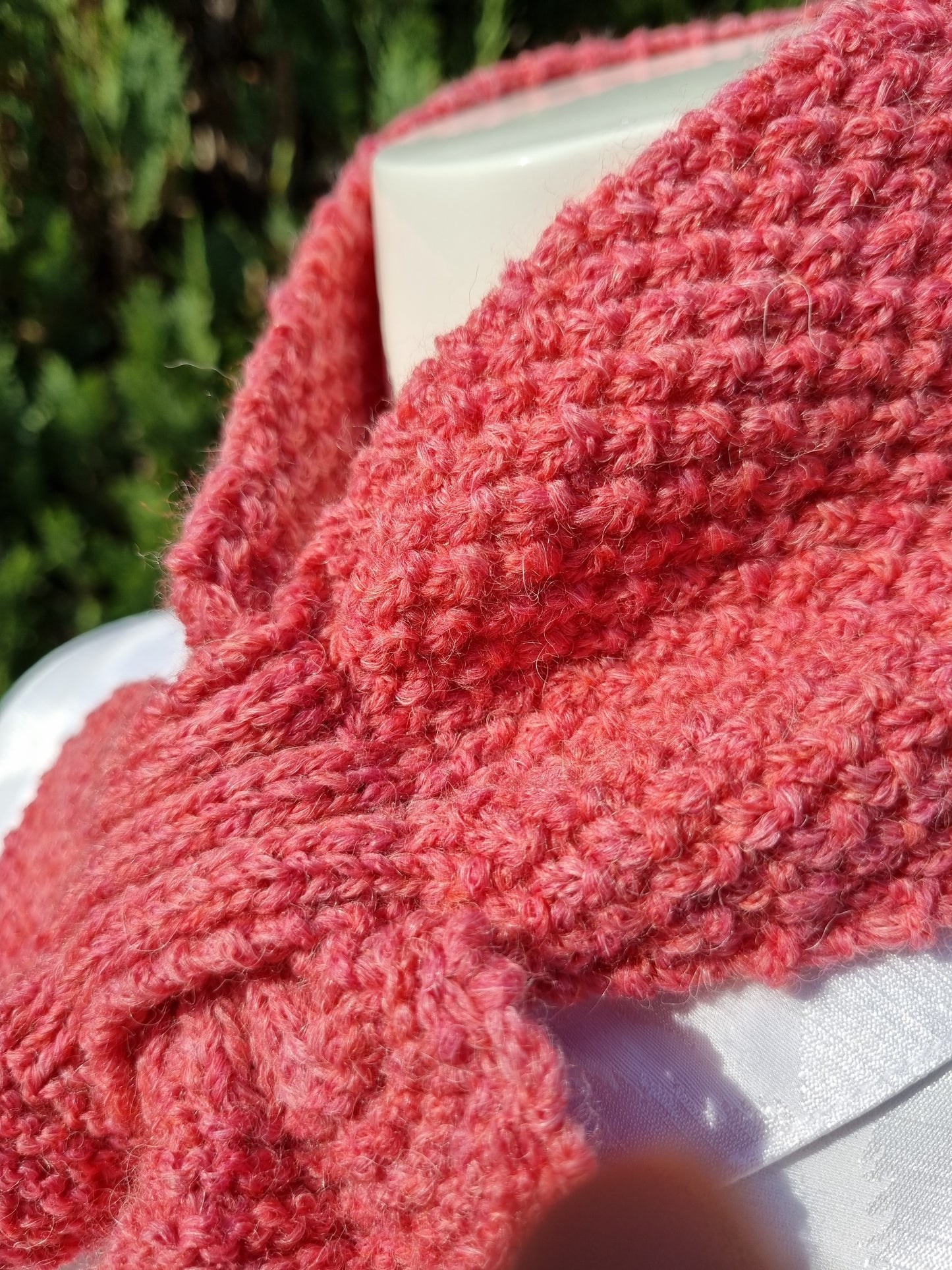 Steckschal rosa mit Alpaka nach historischem Muster, handgestrickt
