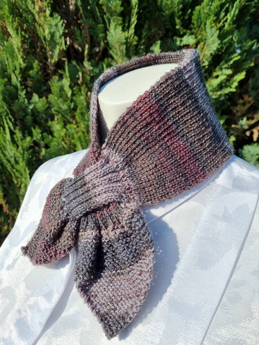 Steckschal multicolor nach historischem Muster, handgestrickt