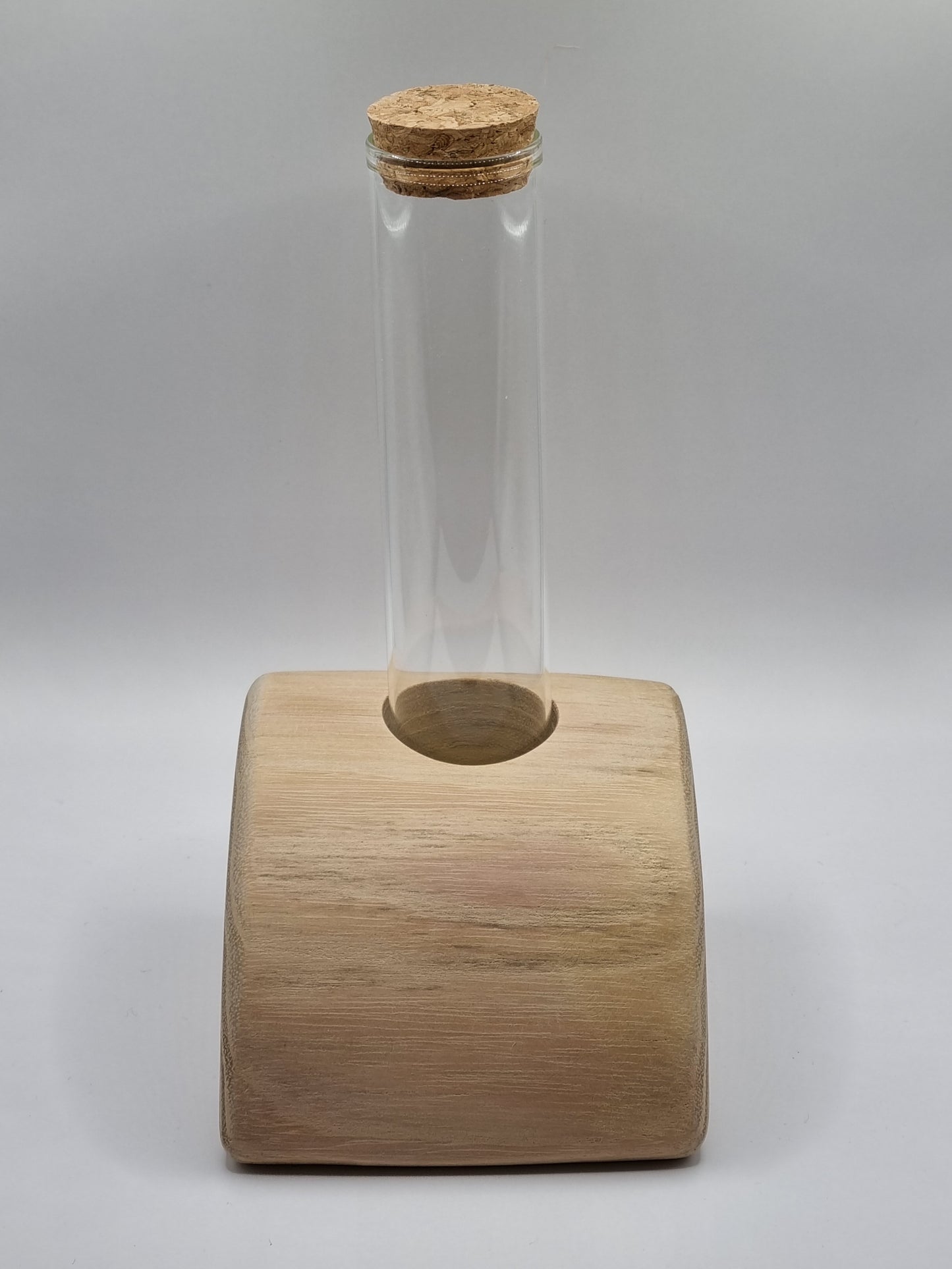 Reagenzglasvase einfach, Grundplatte aus massiver Robinie, unbehandelt, Unikat