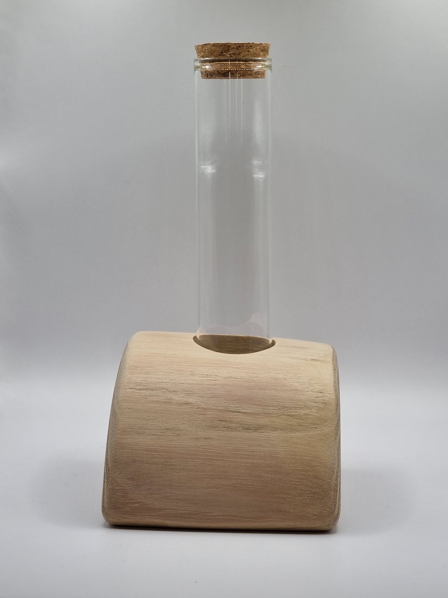 Reagenzglasvase einfach, Grundplatte aus massiver Robinie, unbehandelt, Unikat